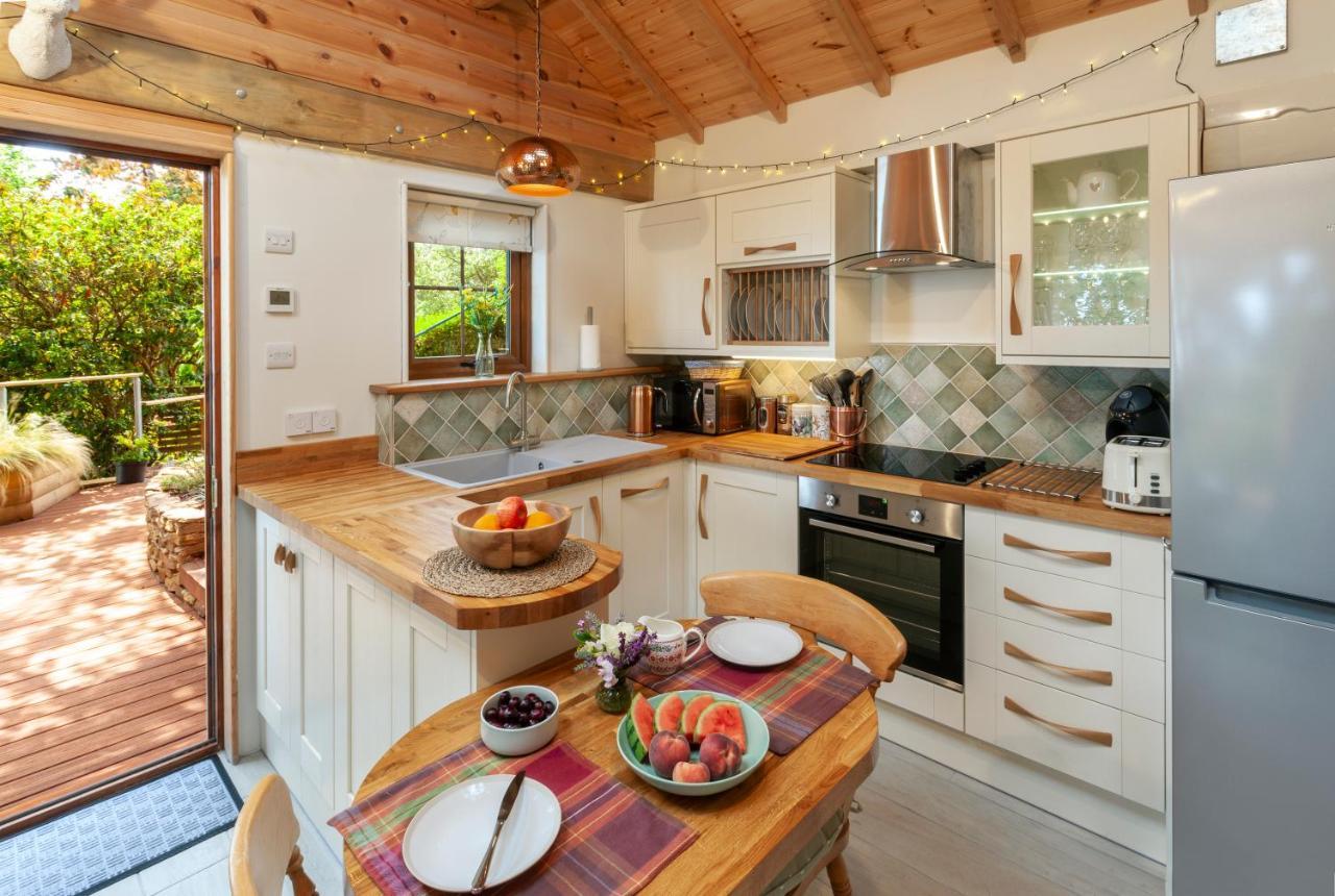Porthole Log Cabin Minehead Exteriör bild