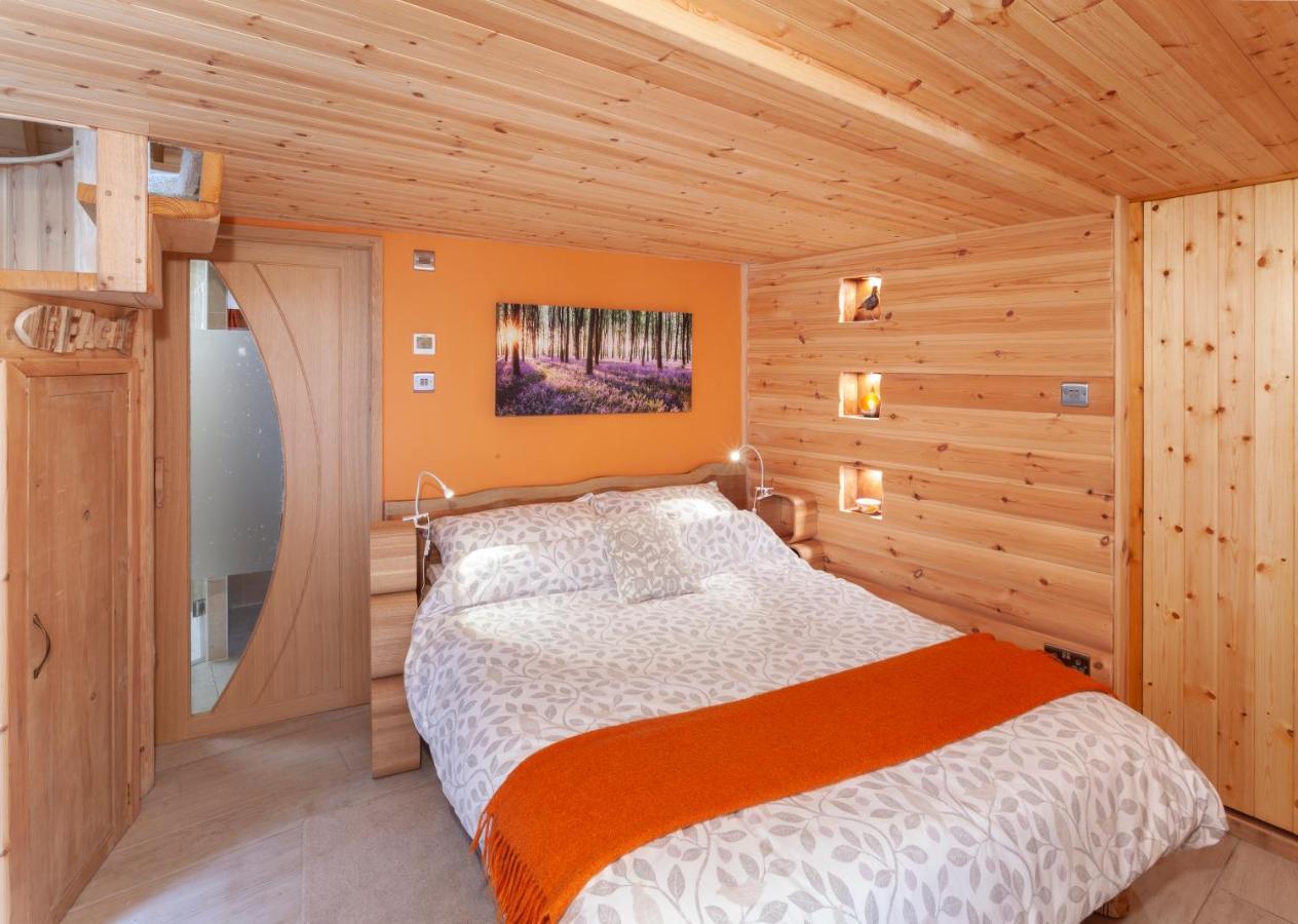 Porthole Log Cabin Minehead Exteriör bild