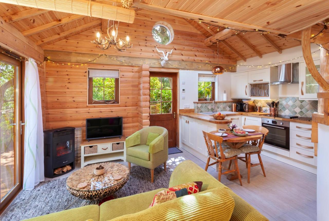 Porthole Log Cabin Minehead Exteriör bild